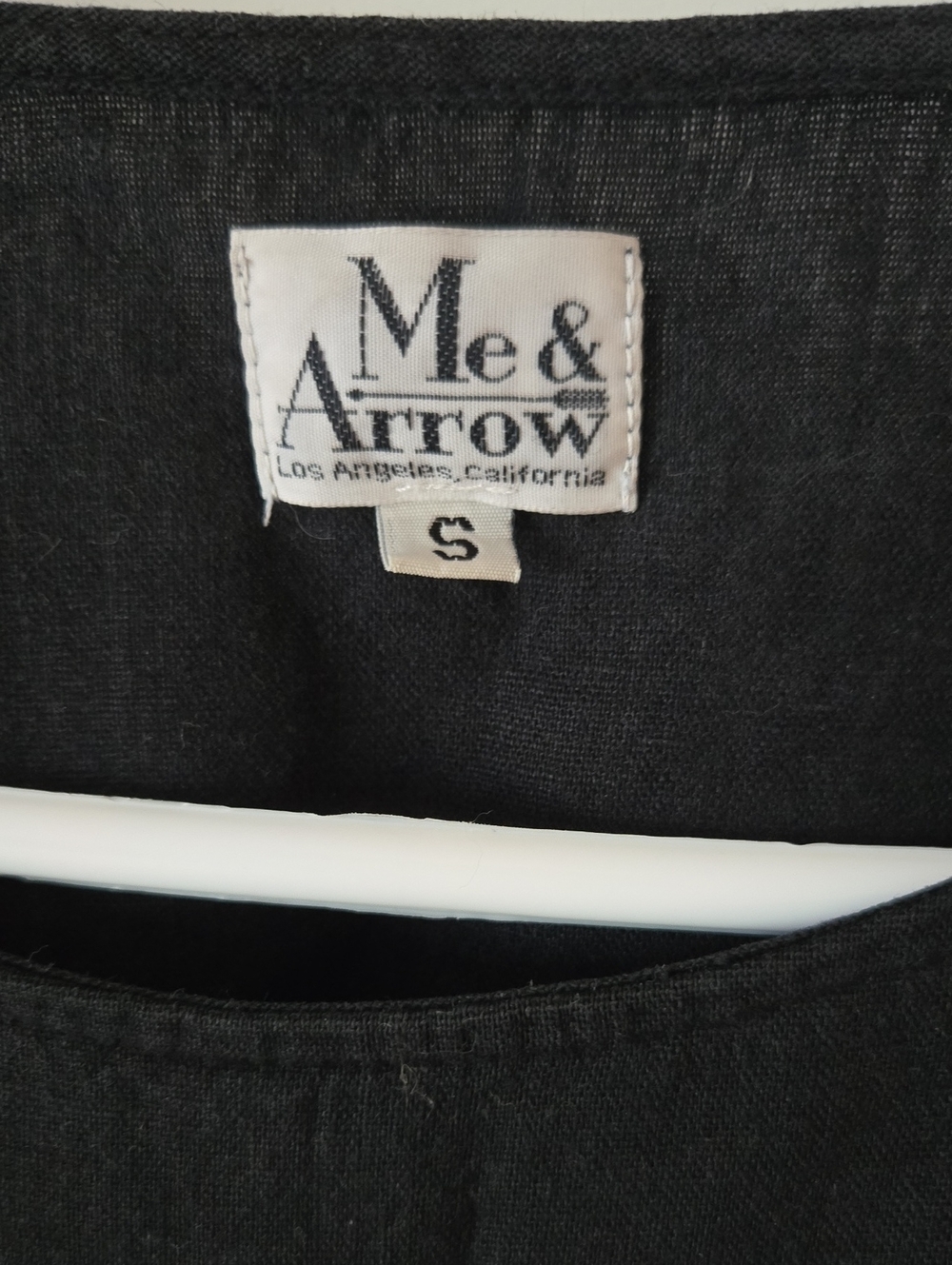 Me & Arrow Linen Top - Picture 2 of 3
